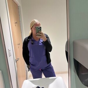 FIGS Purple Scrub Set!